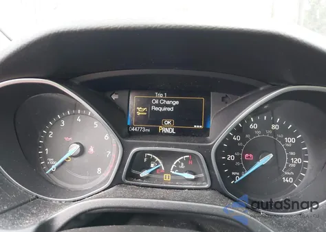 2017 Ford Focus S z USA, uszkodzony, nr VIN 1FADP3E2XHL312495